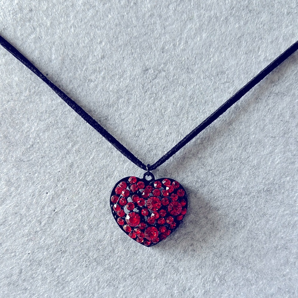 LIZ CLAIBORNE Red Heart ❤️ Pendant Necklace